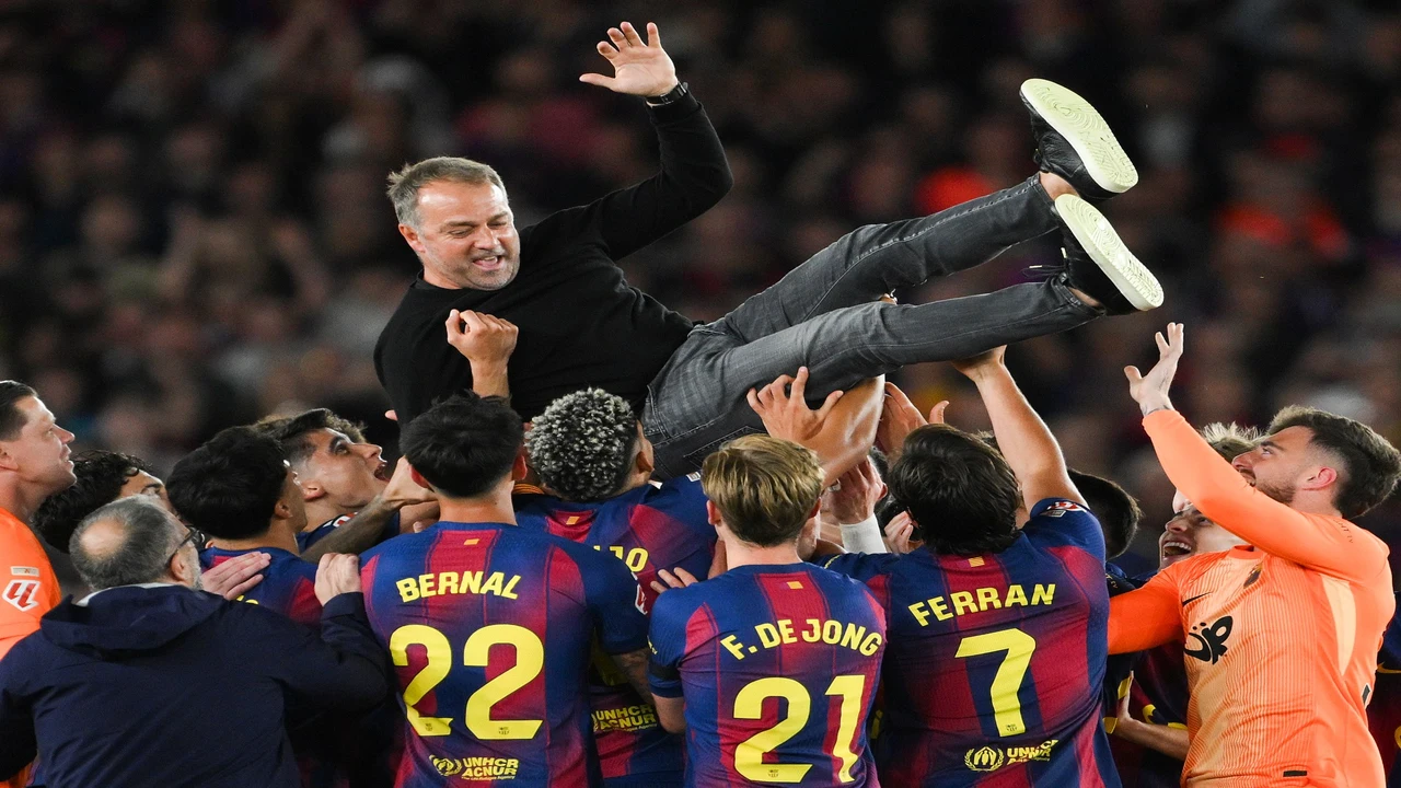 برشلونة يجدد الثقة في فليك بعقد جديد بعد حصد الدوري الإسباني مرتين متتاليتين | رياضة